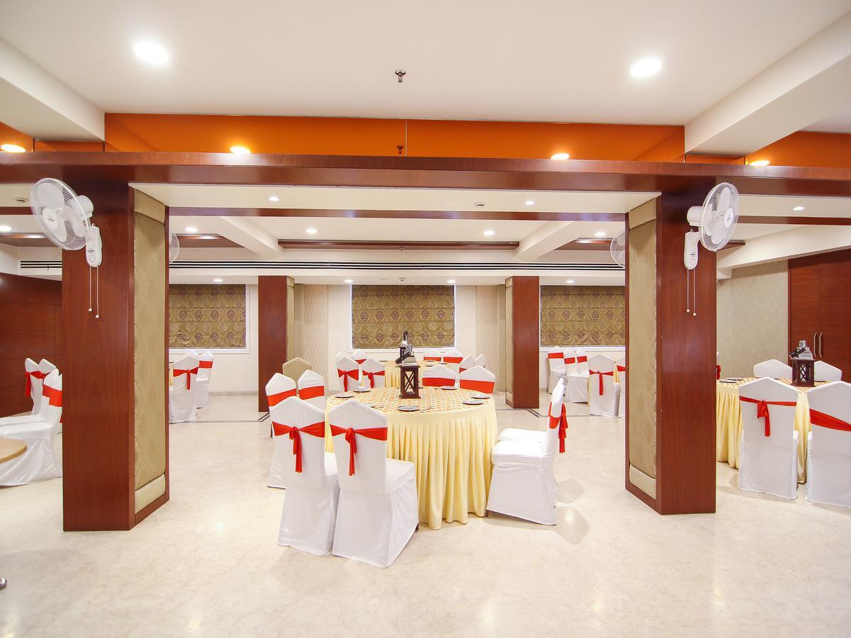 Oyo 12496 Skyotel Lucknow Exterior foto