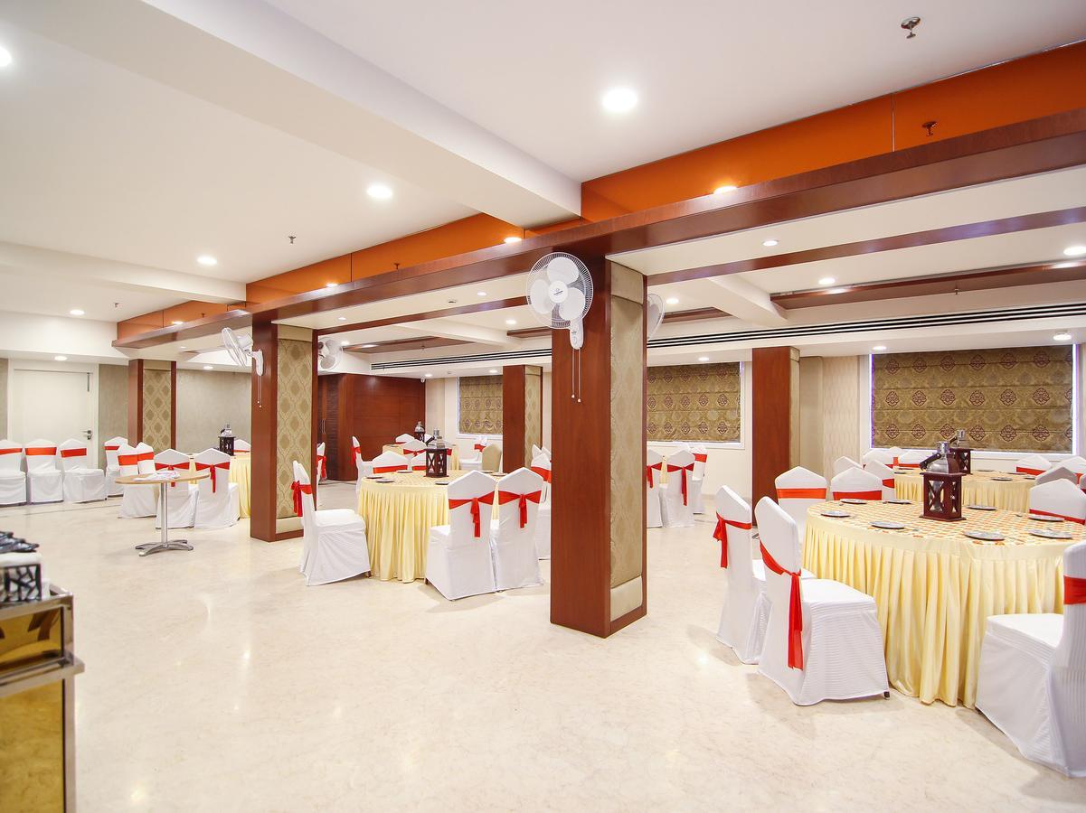 Oyo 12496 Skyotel Lucknow Exterior foto