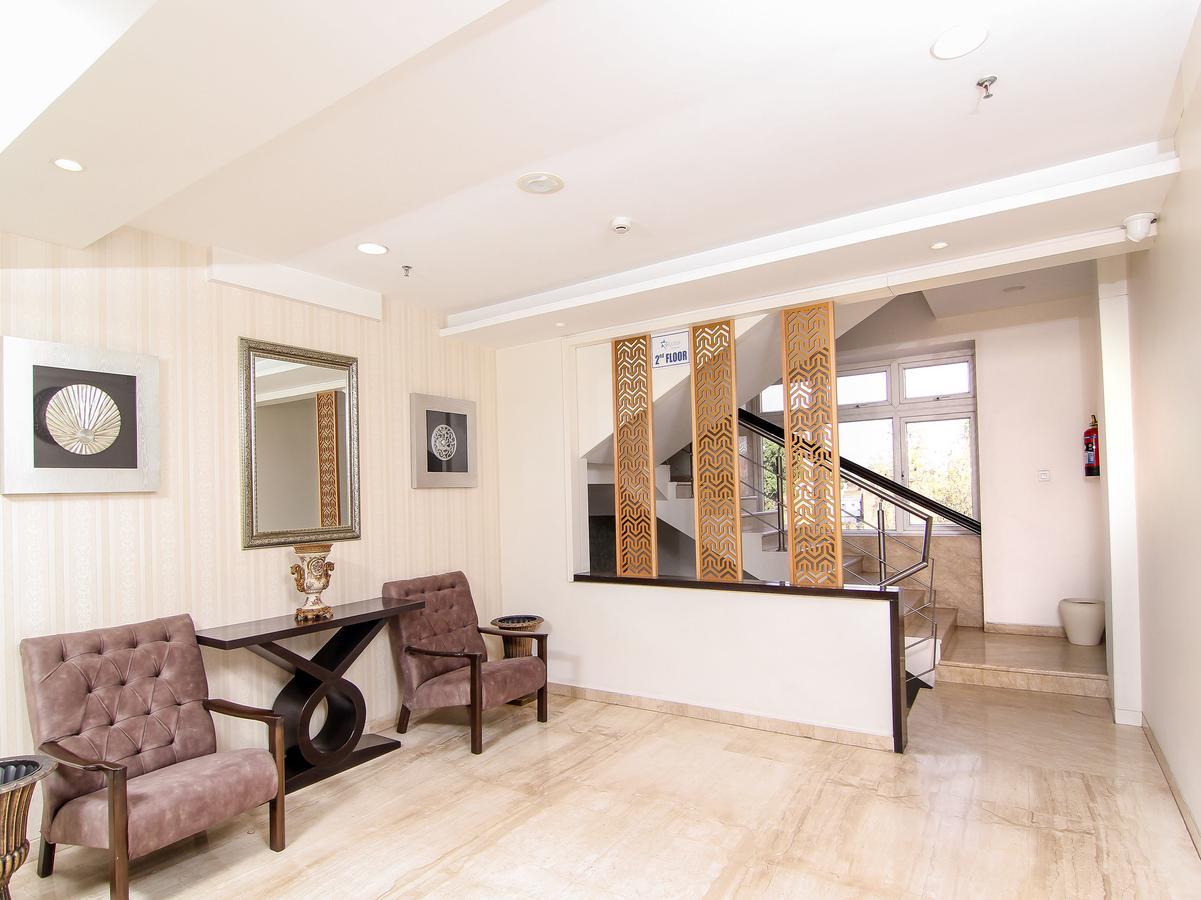 Oyo 12496 Skyotel Lucknow Exterior foto